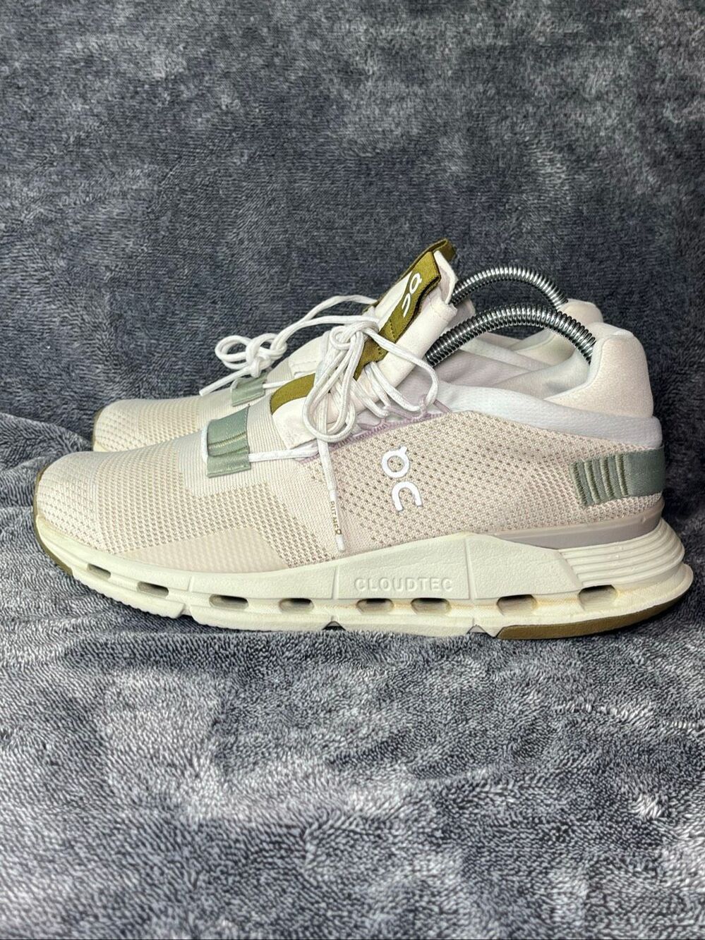 On Cloud Cloudnova Womens 9.5 Sneakers Cream Olive Green Running Shoes